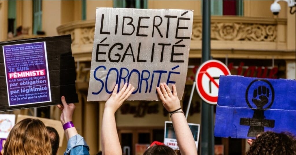 8 mars