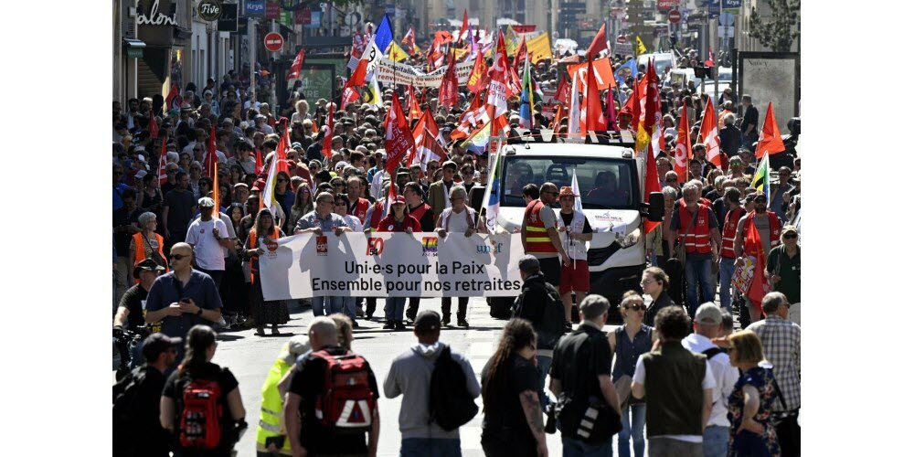 plus de 2000 personnes ont defile dans les rues de nancy ce jeudi 1 er mai photo alexandre marchi 1746120452