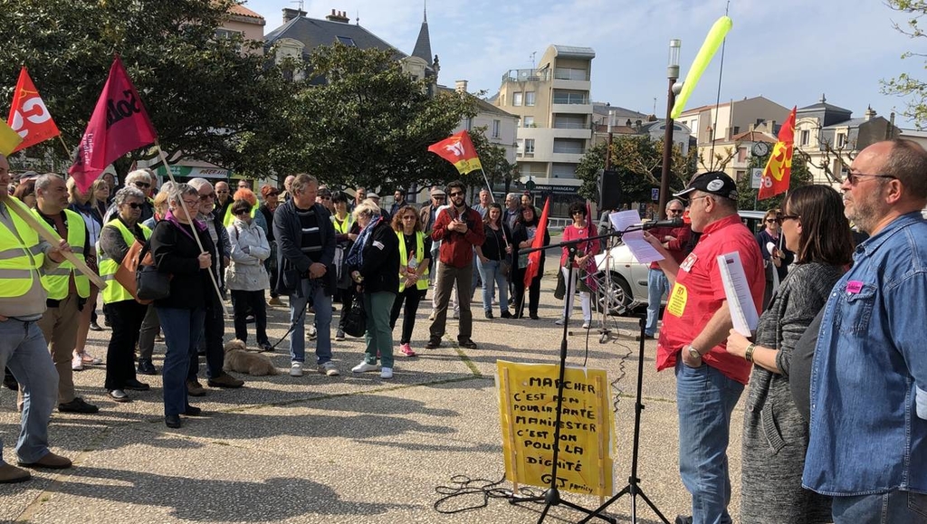 6e1e3fdb5d2cd462052d130444c3596f les sables d olonne 150 personnes rassemblees pour le 1er mai 2