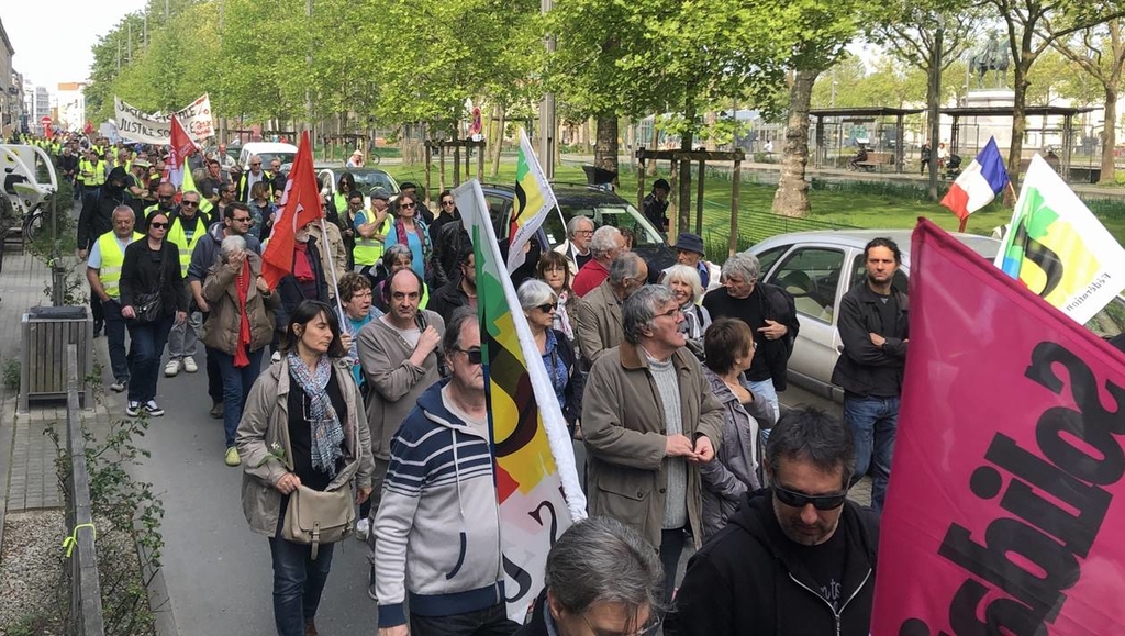 8042f366a5e32c1814c8467381377699 la roche sur yon plus d un millier de manifestants pour le 1er mai 1