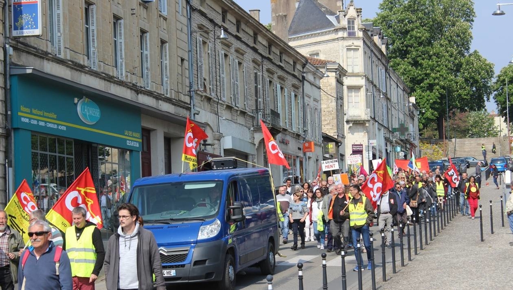 a71aa629067f4373431f9f29cd332068 fontenay le comte une centaine de manifestants pour la fete du travail