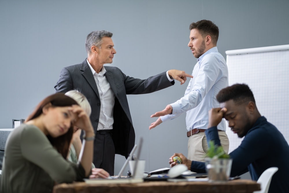 CONFLIT DEUX SALARIES TRAVAIL AVIS PSYCHOLOGUE